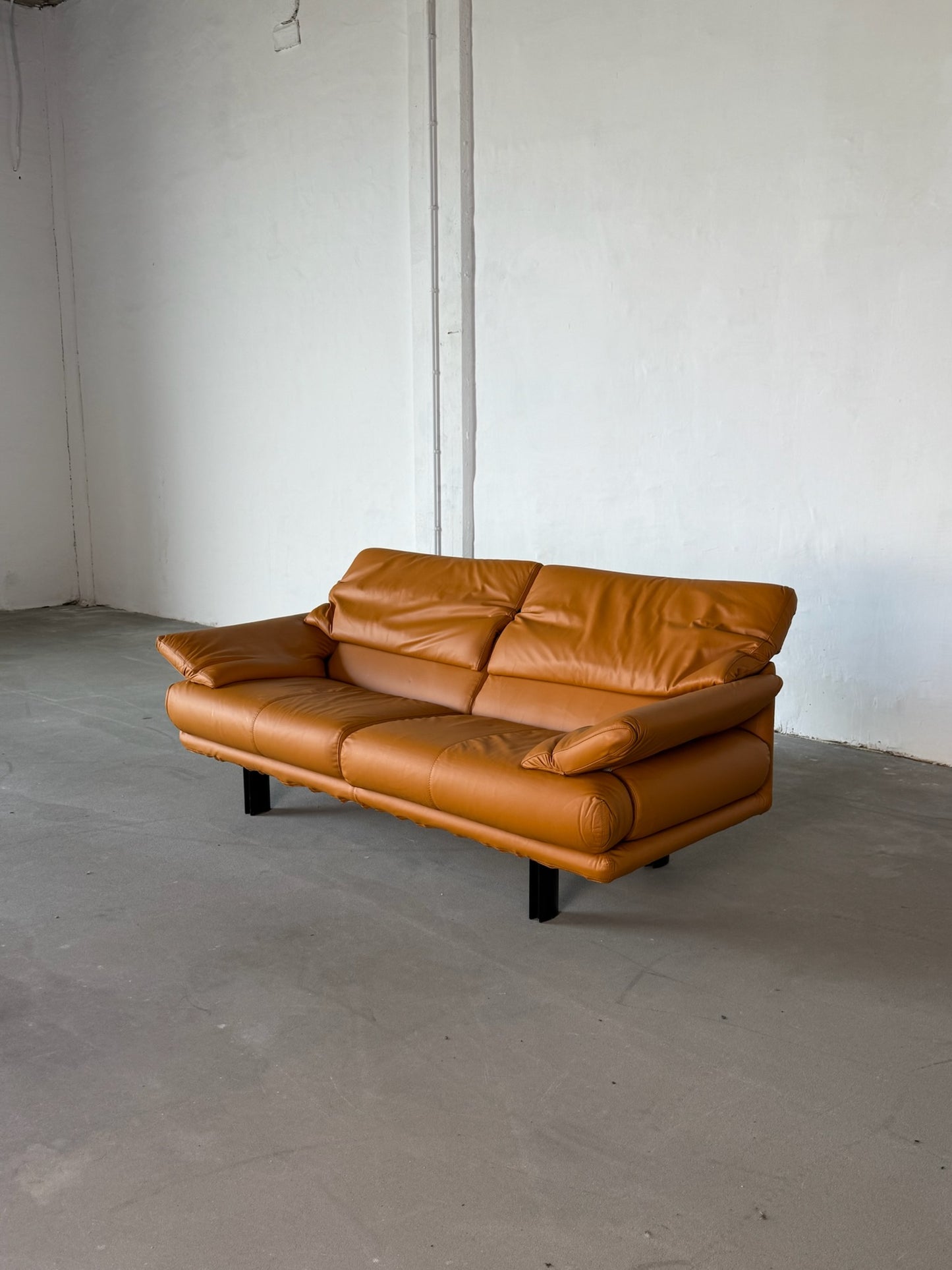 ALANDA caramel leather sofa