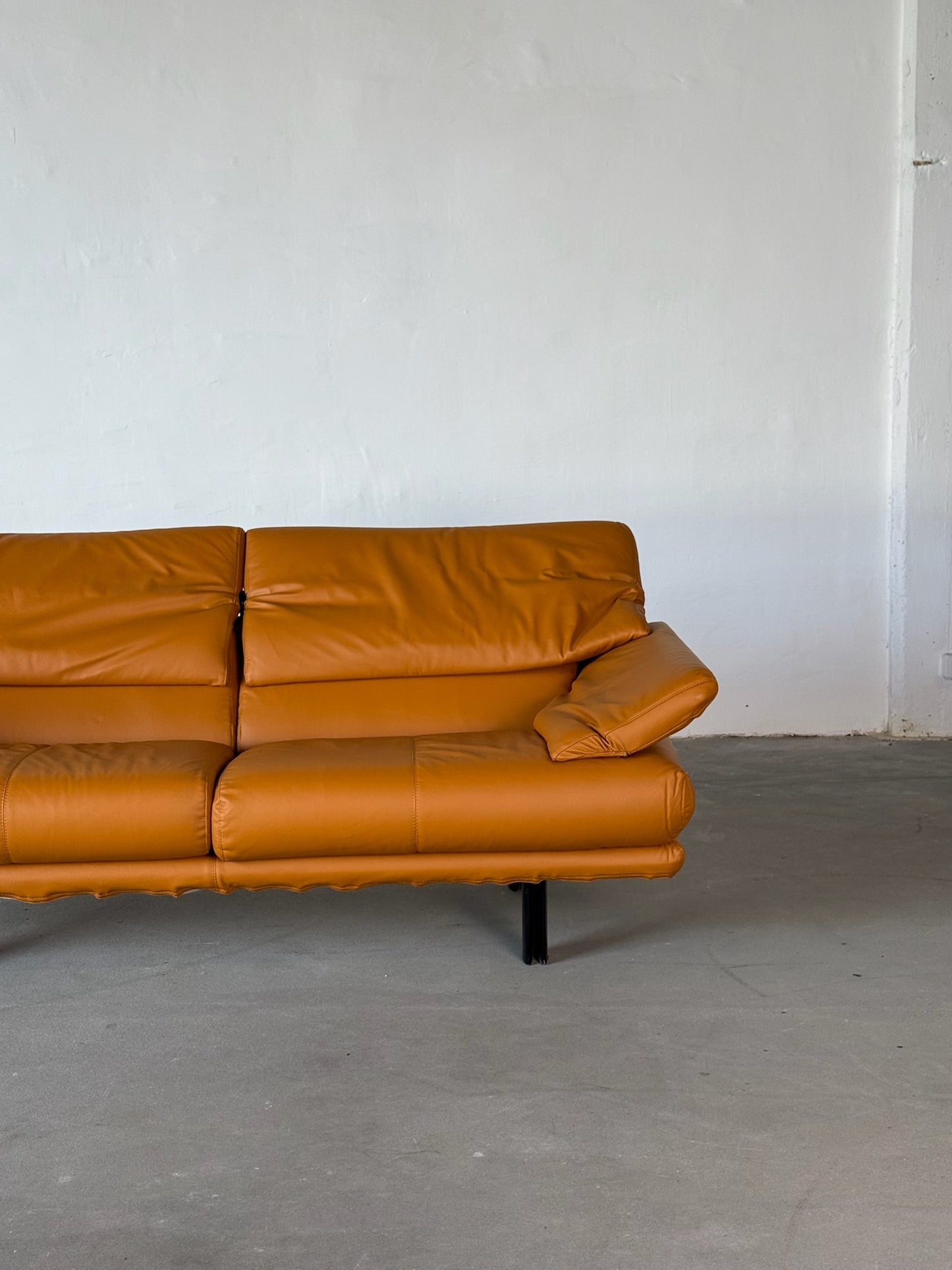 ALANDA caramel leather sofa
