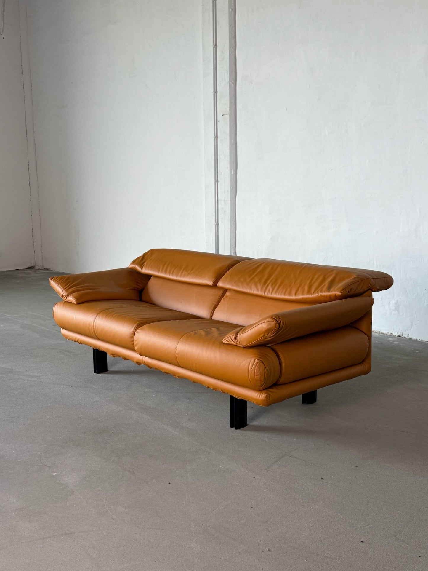 ALANDA caramel leather sofa
