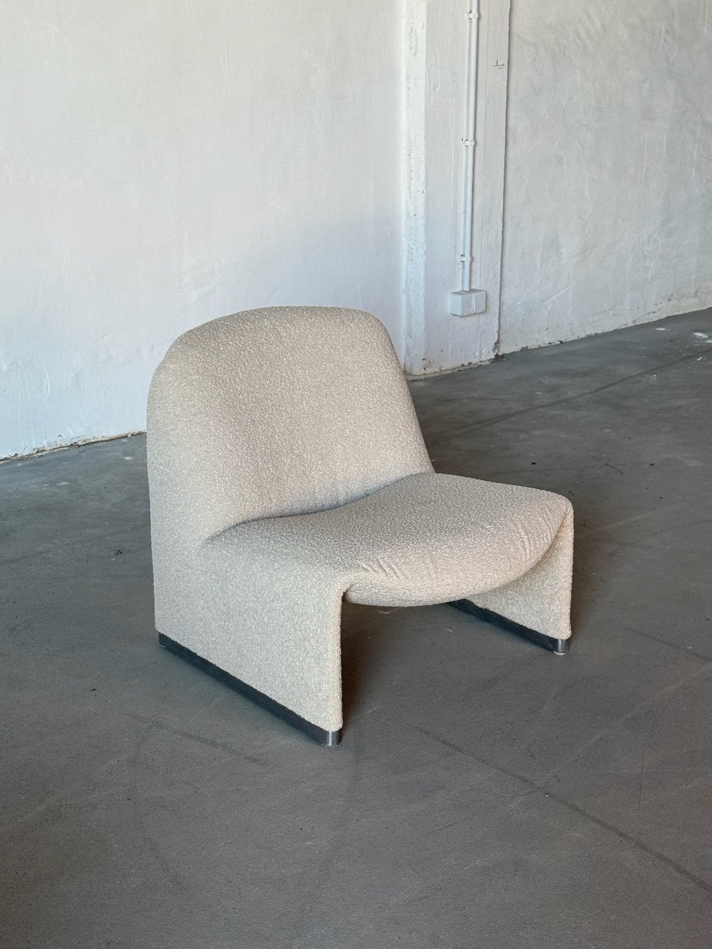 ALKY bouclé chair