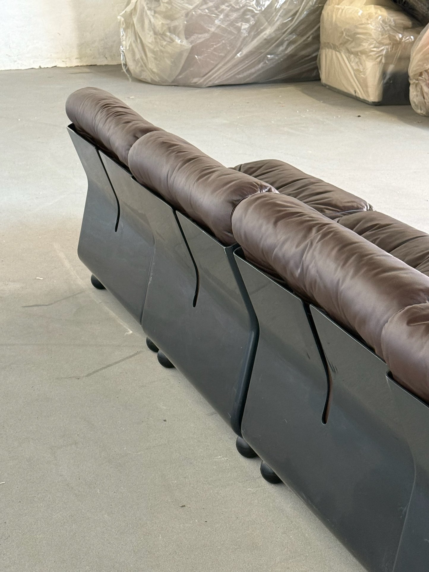 AMANTA modular dark brown sofa