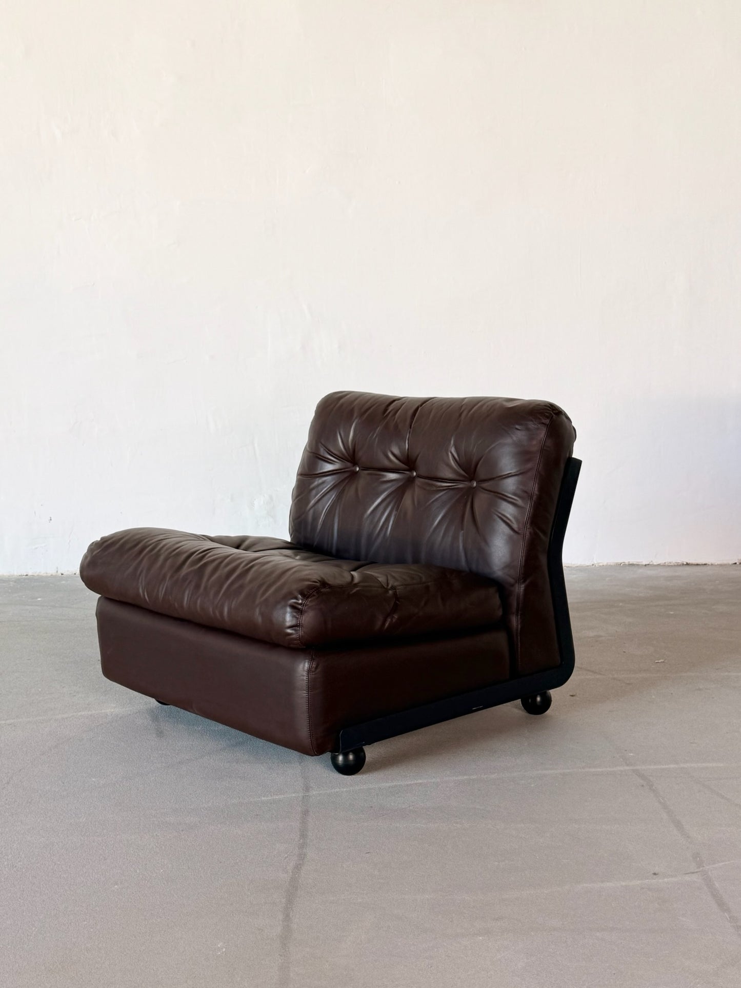 AMANTA modular dark brown sofa