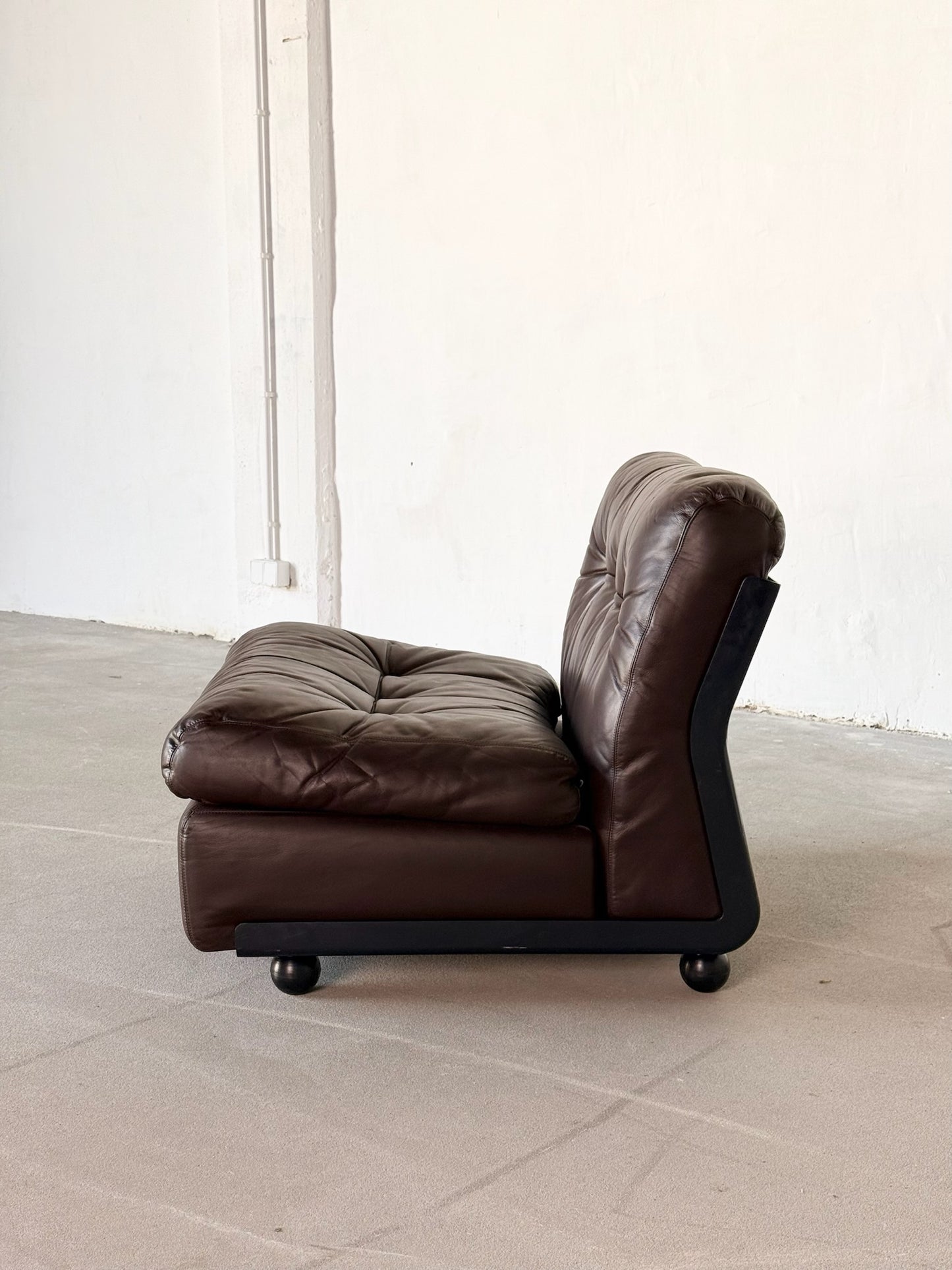 AMANTA modular dark brown sofa