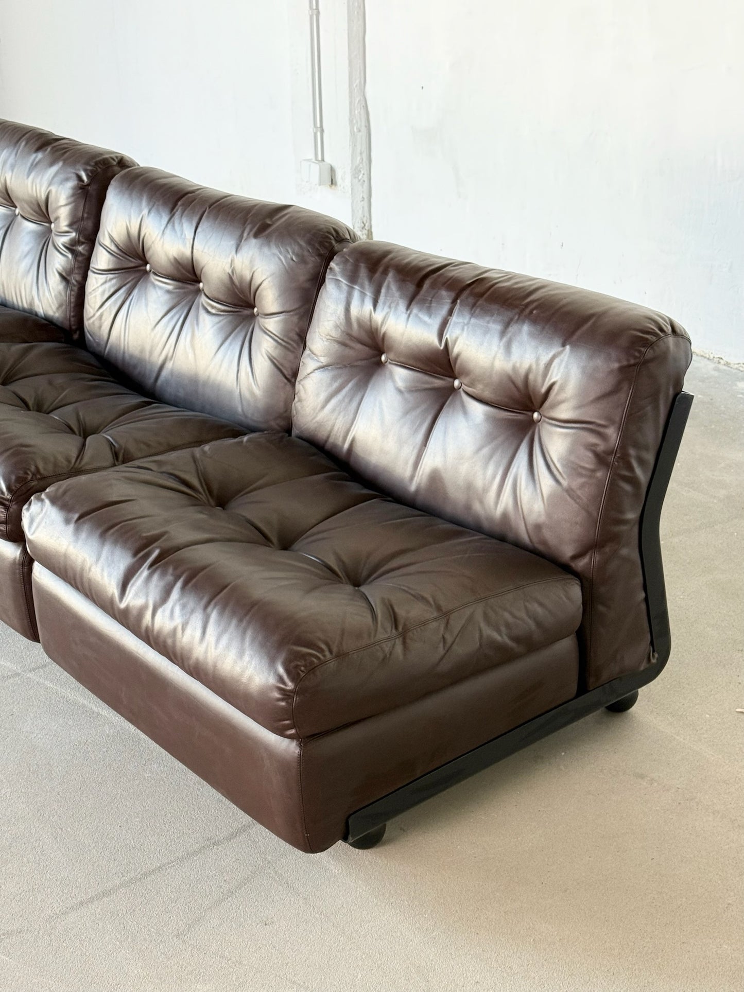 AMANTA modular dark brown sofa