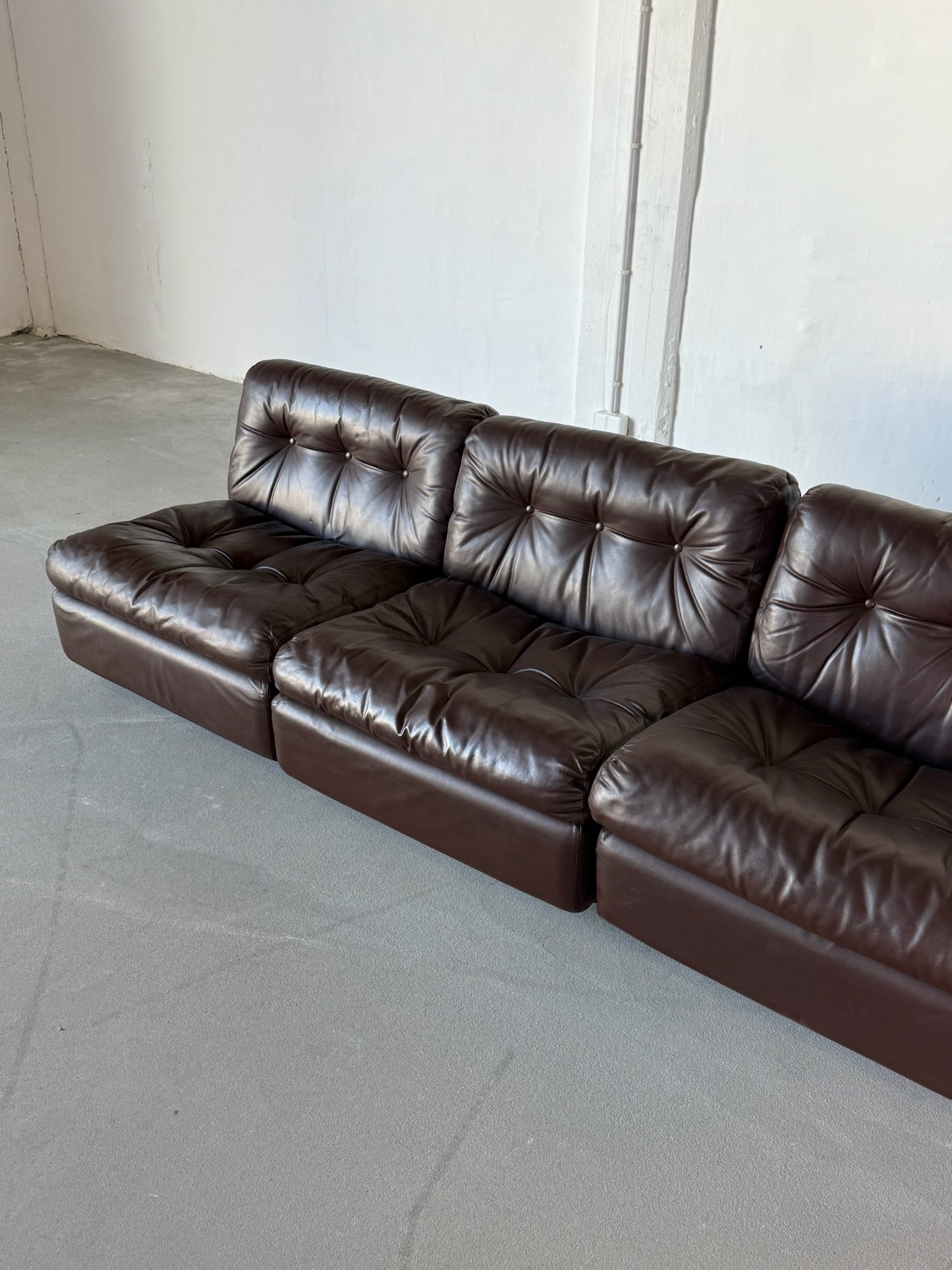AMANTA modular dark brown sofa