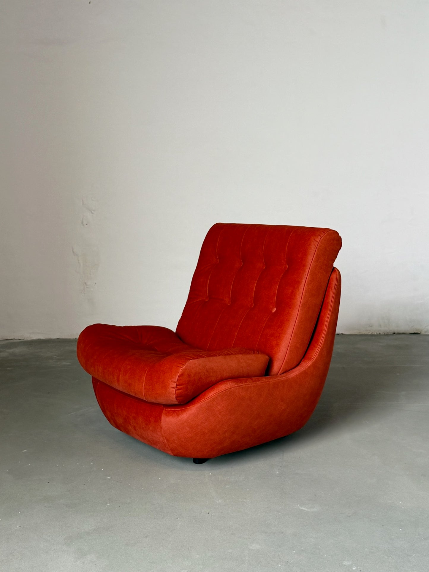 ATLANTIS orange velvet armchair