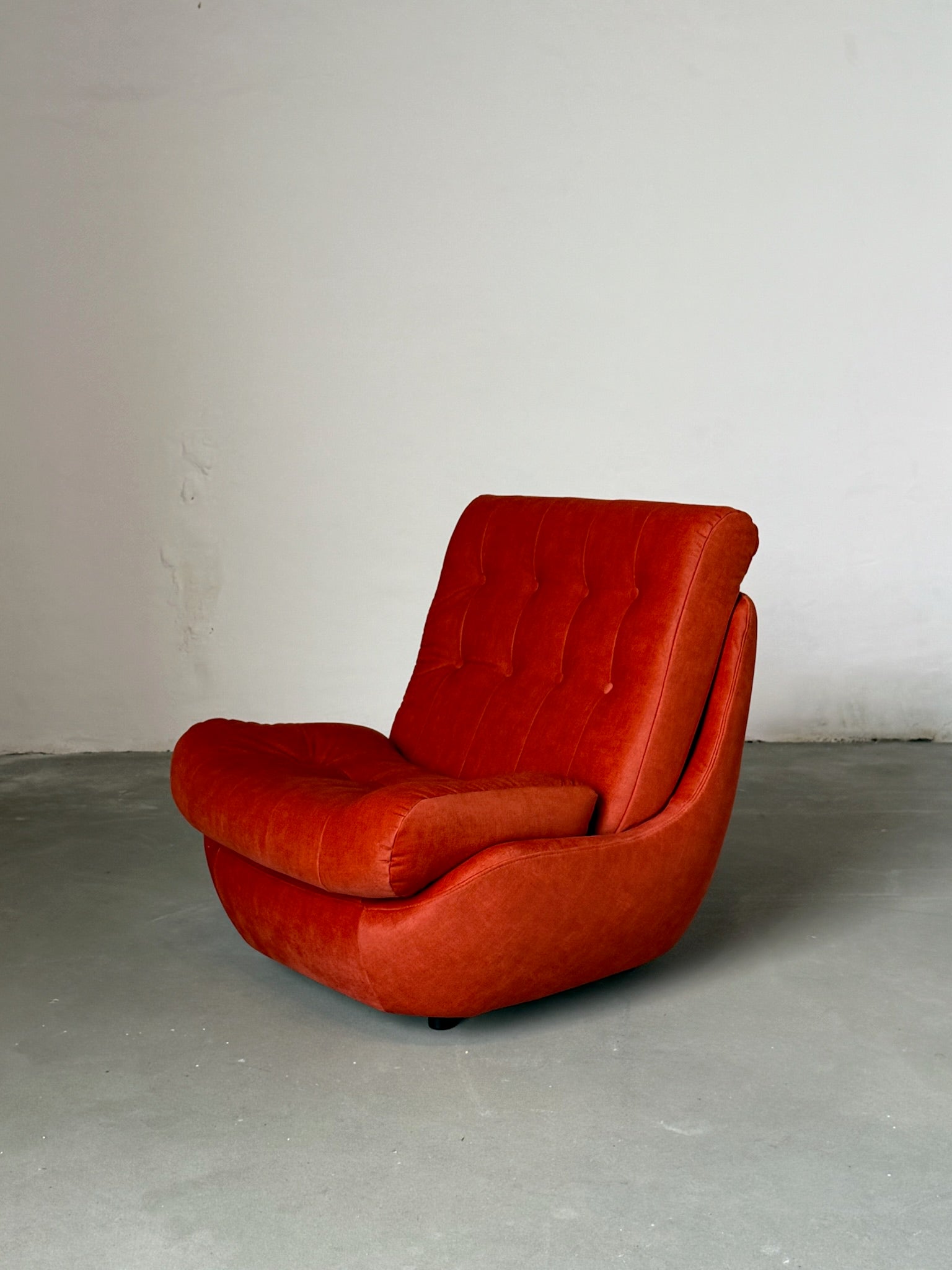 ATLANTIS orange velvet armchair