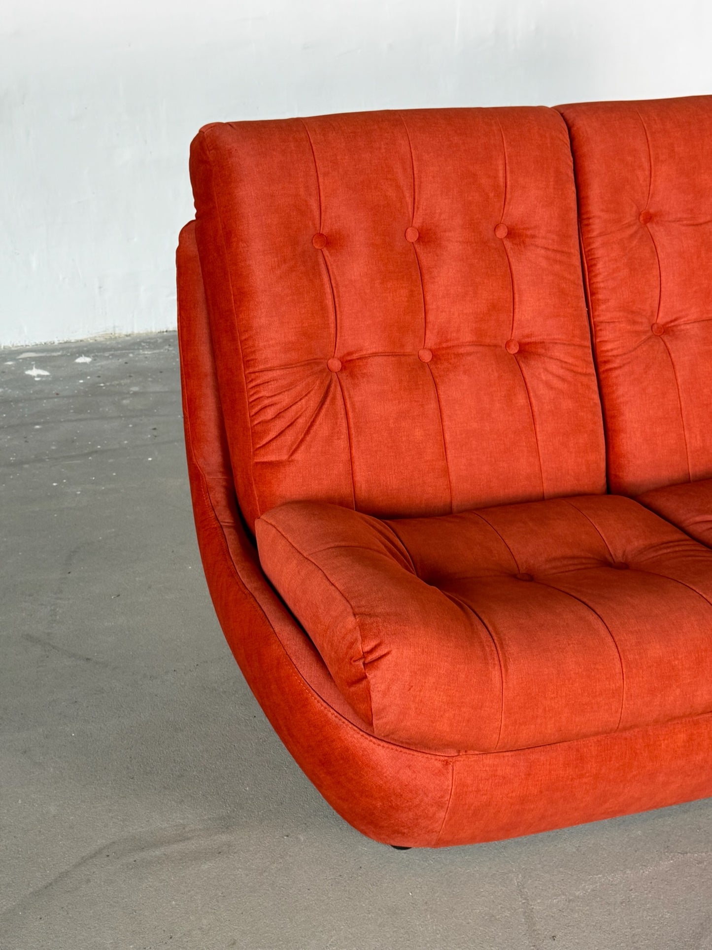 ATLANTIS orange velvet sofa
