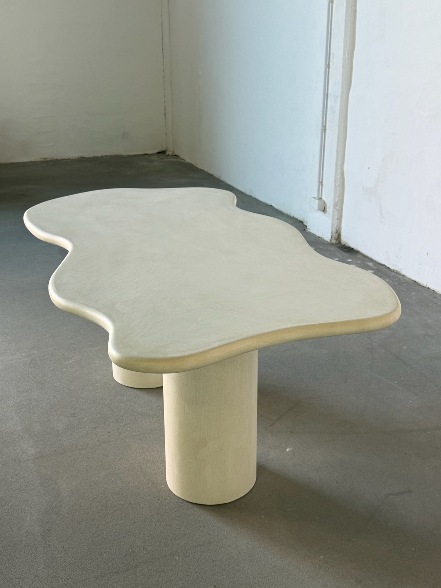 CLOUD microcement dining table