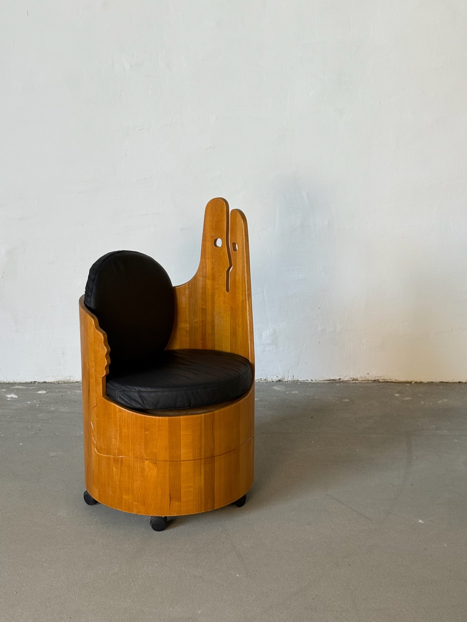 CYLINDER wooden lounge chair
