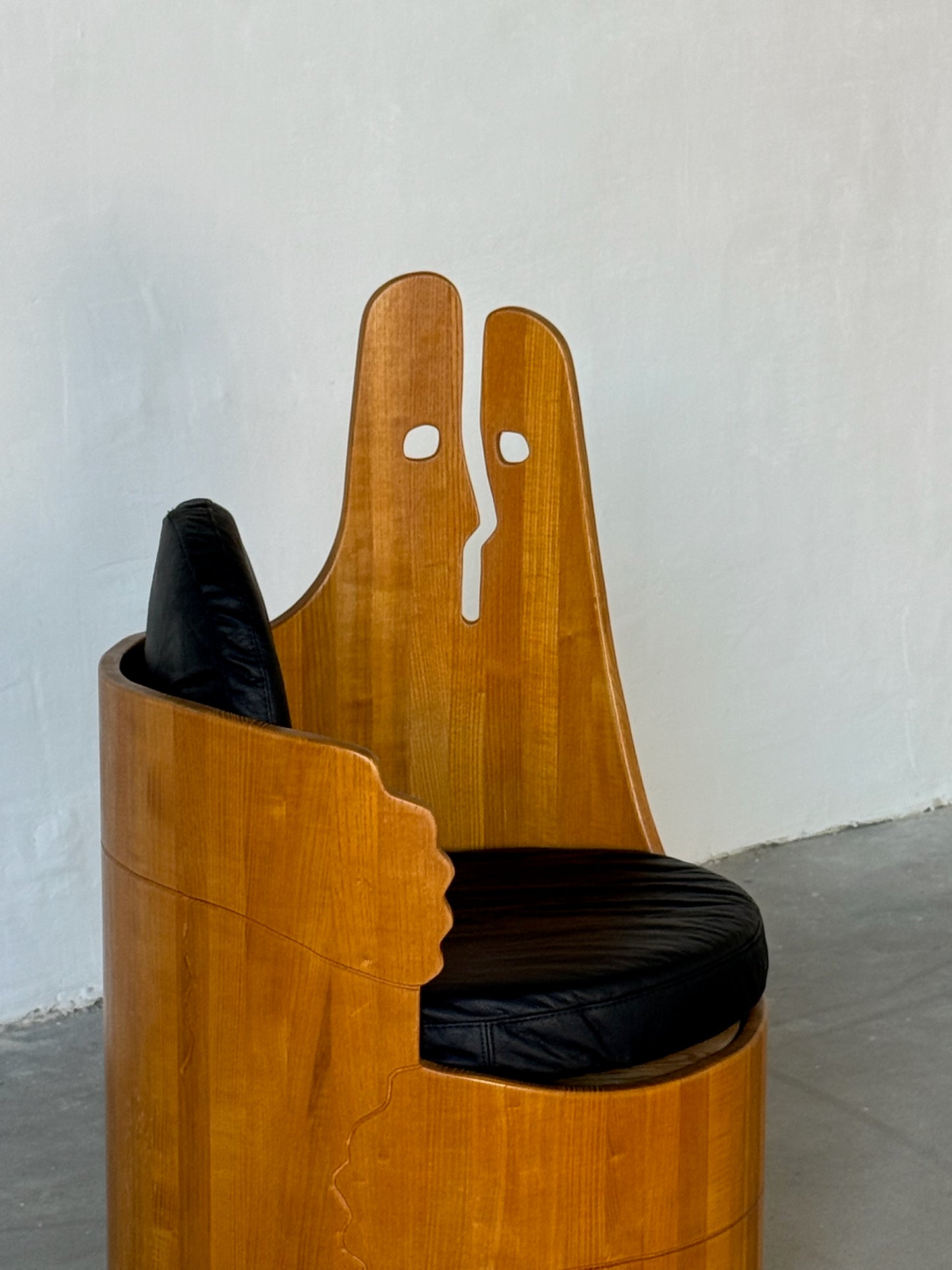 CYLINDER wooden lounge chair