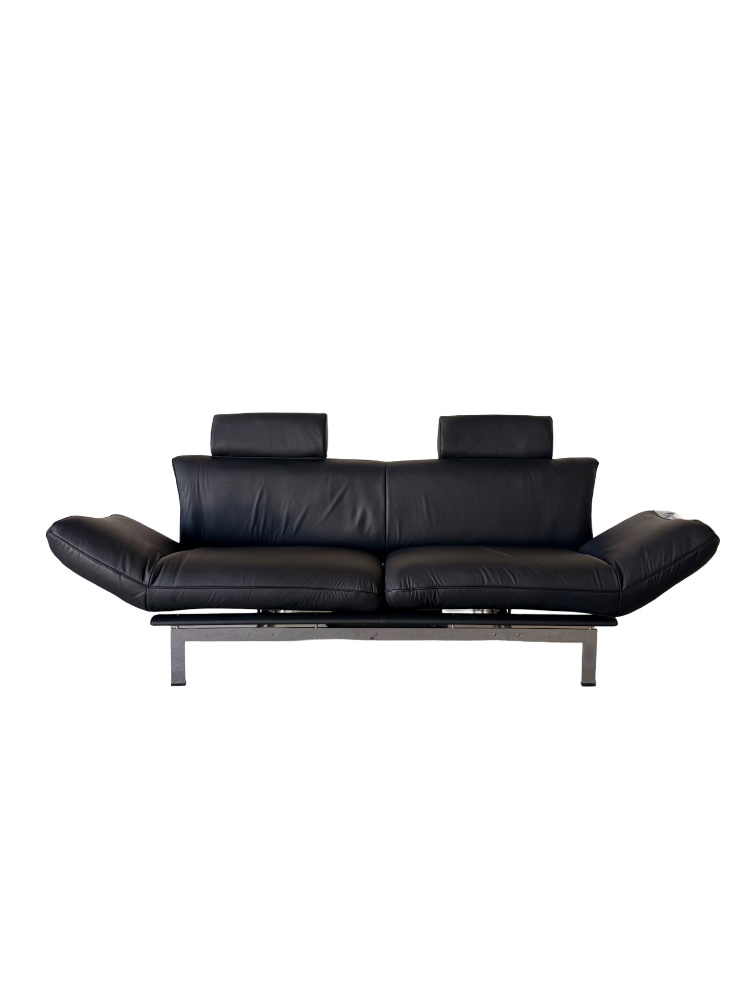 DS-140 black leather sofa