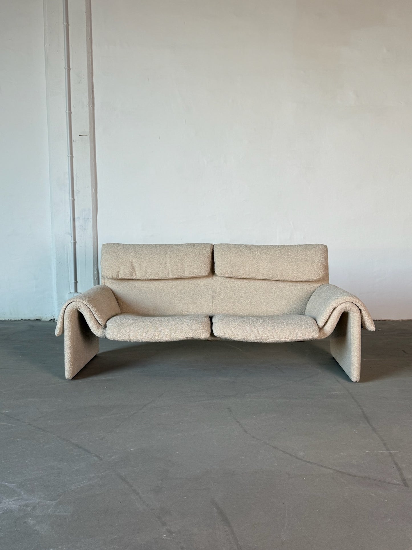 DS-2011 bouclé sofa