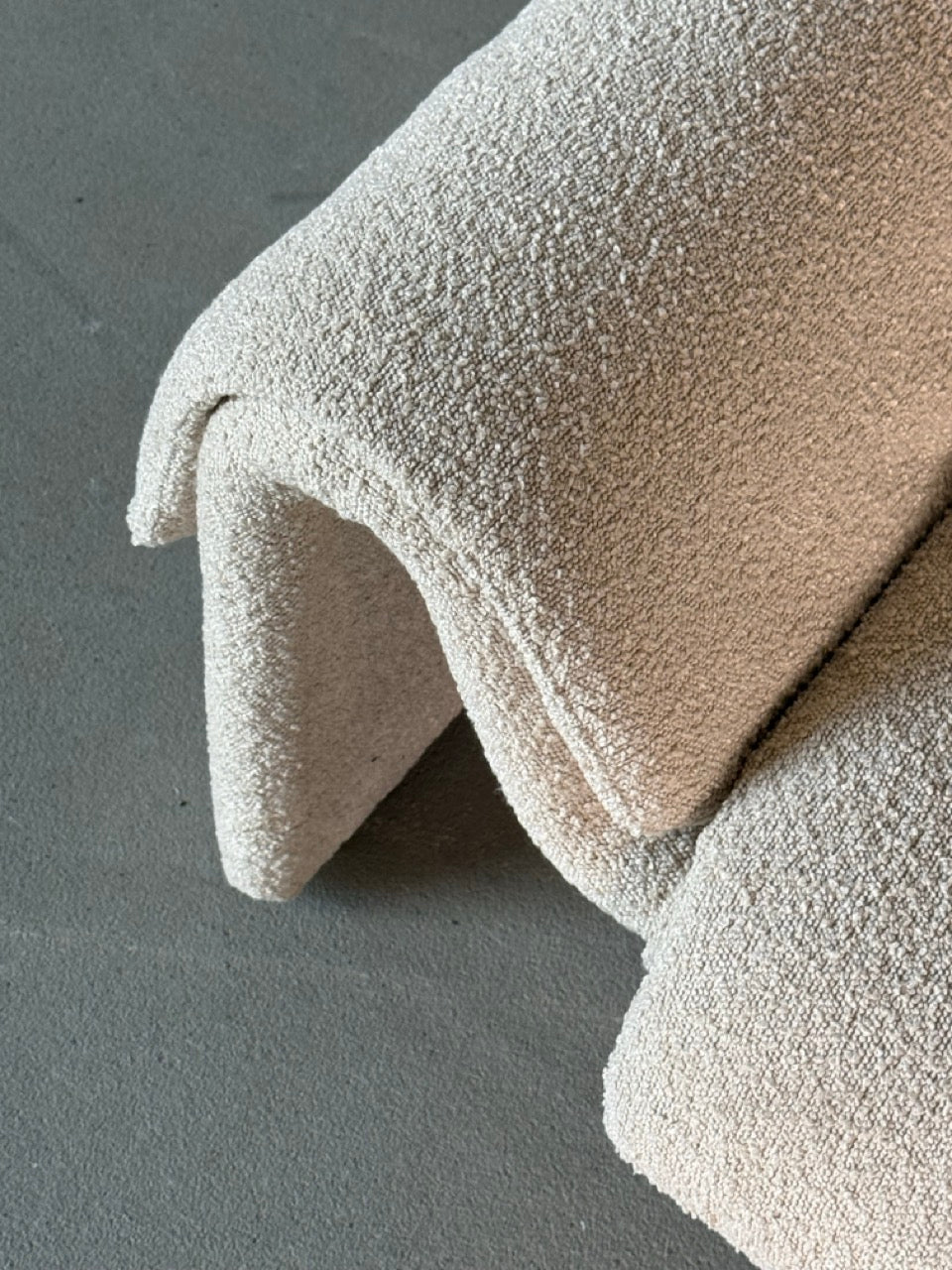DS-2011 bouclé sofa
