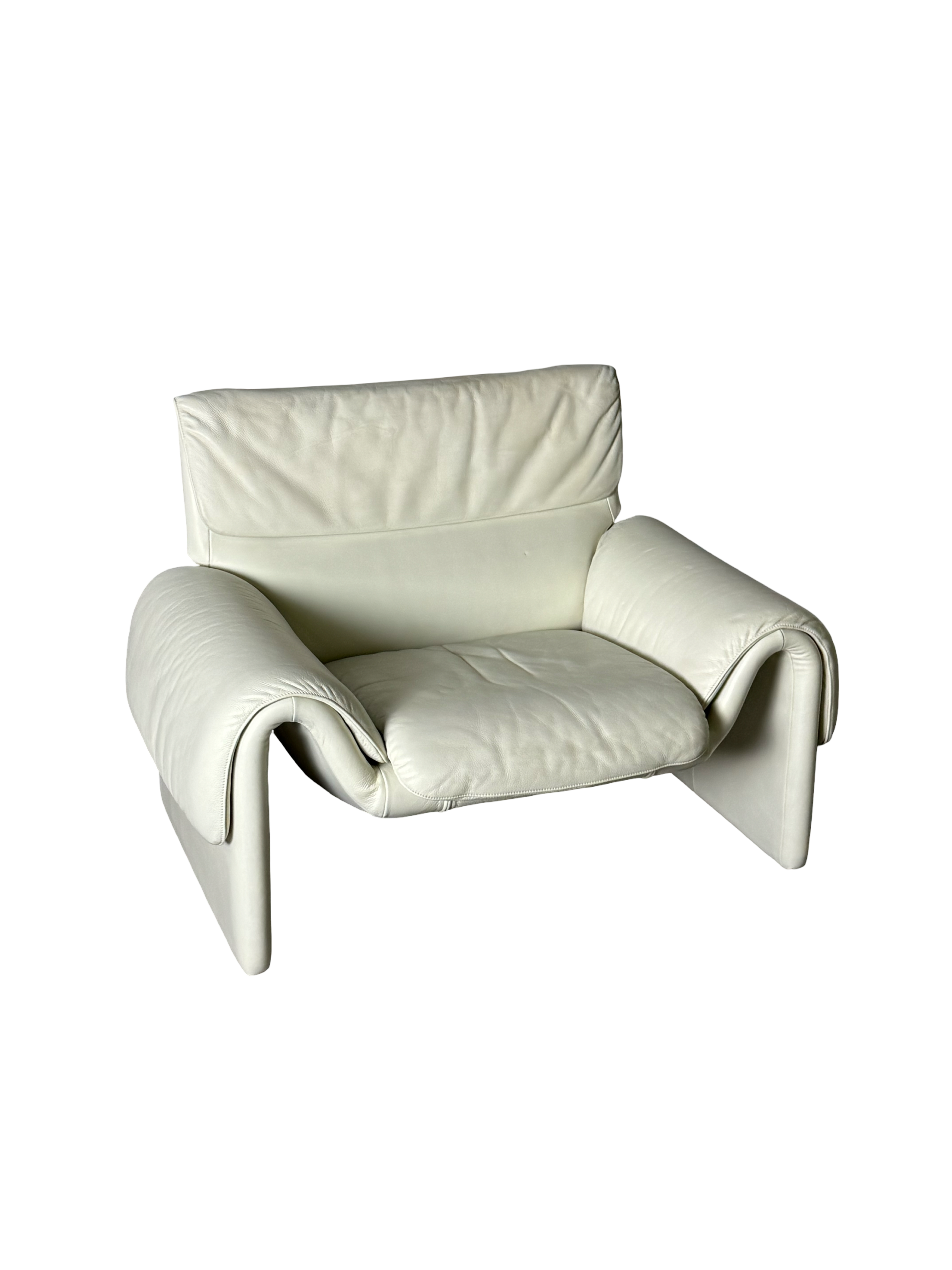DS-2011 leather armchair with footrest