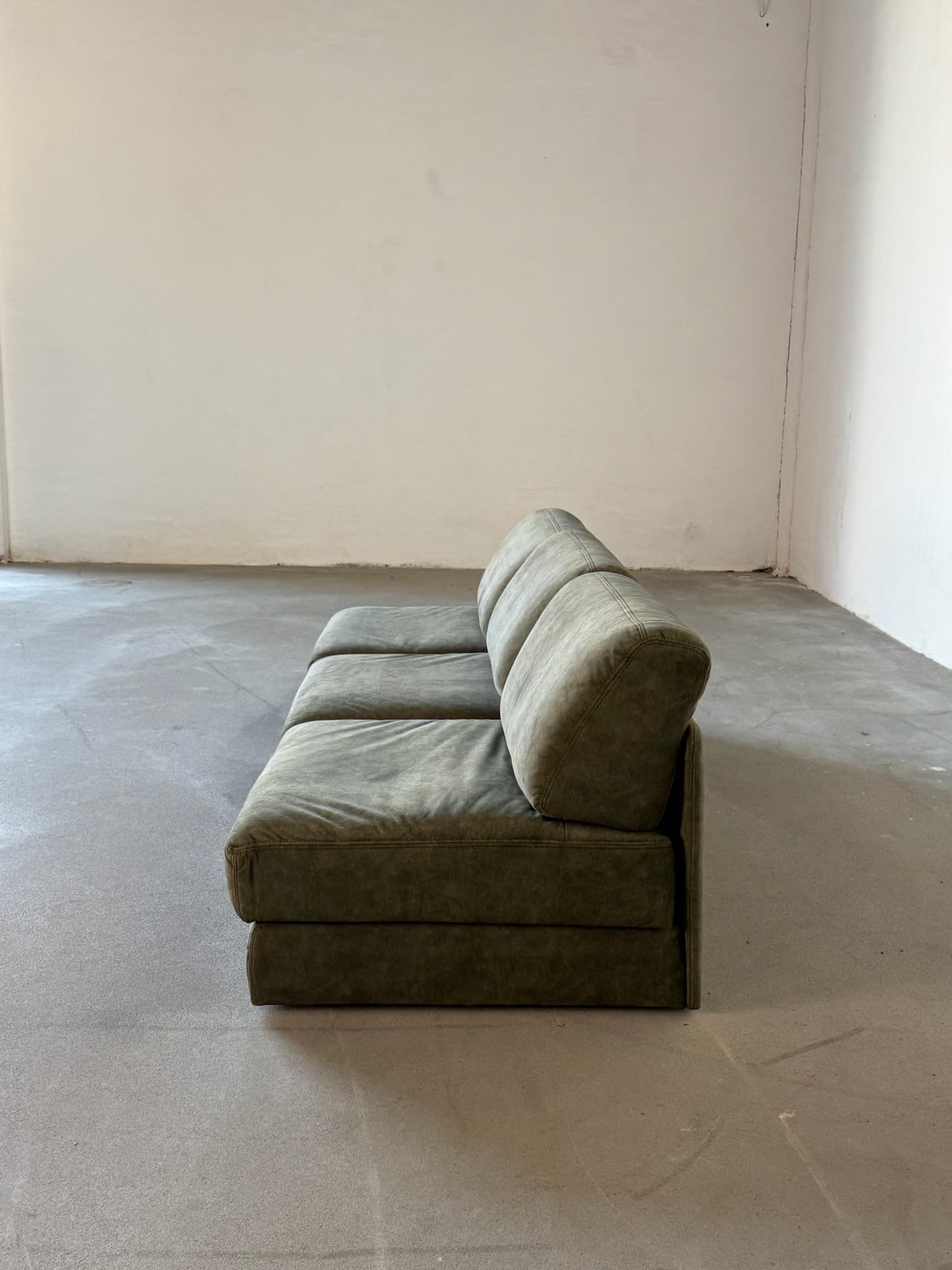 DS-76 green modular sofa