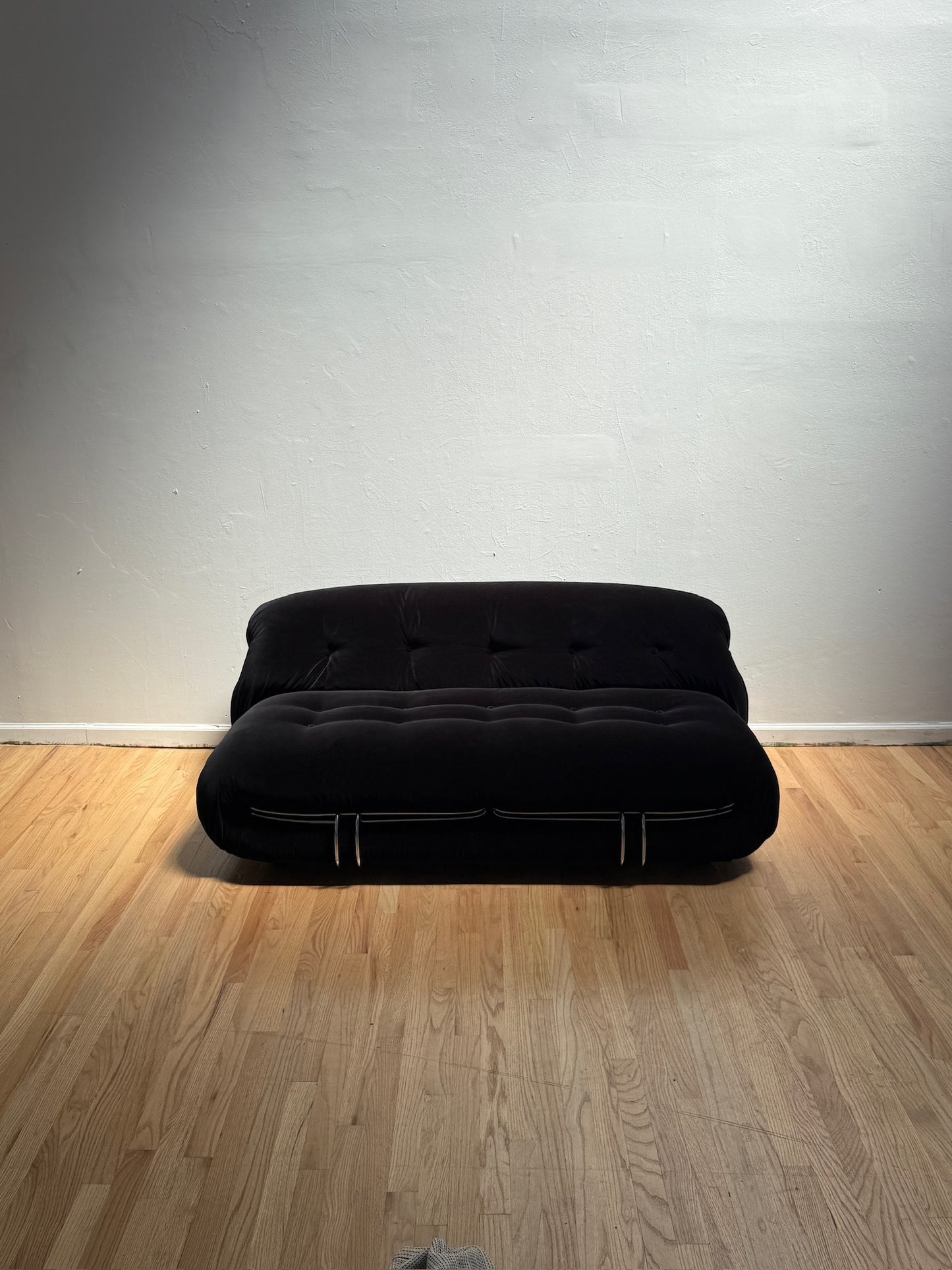 SORIANA black velvet sofa