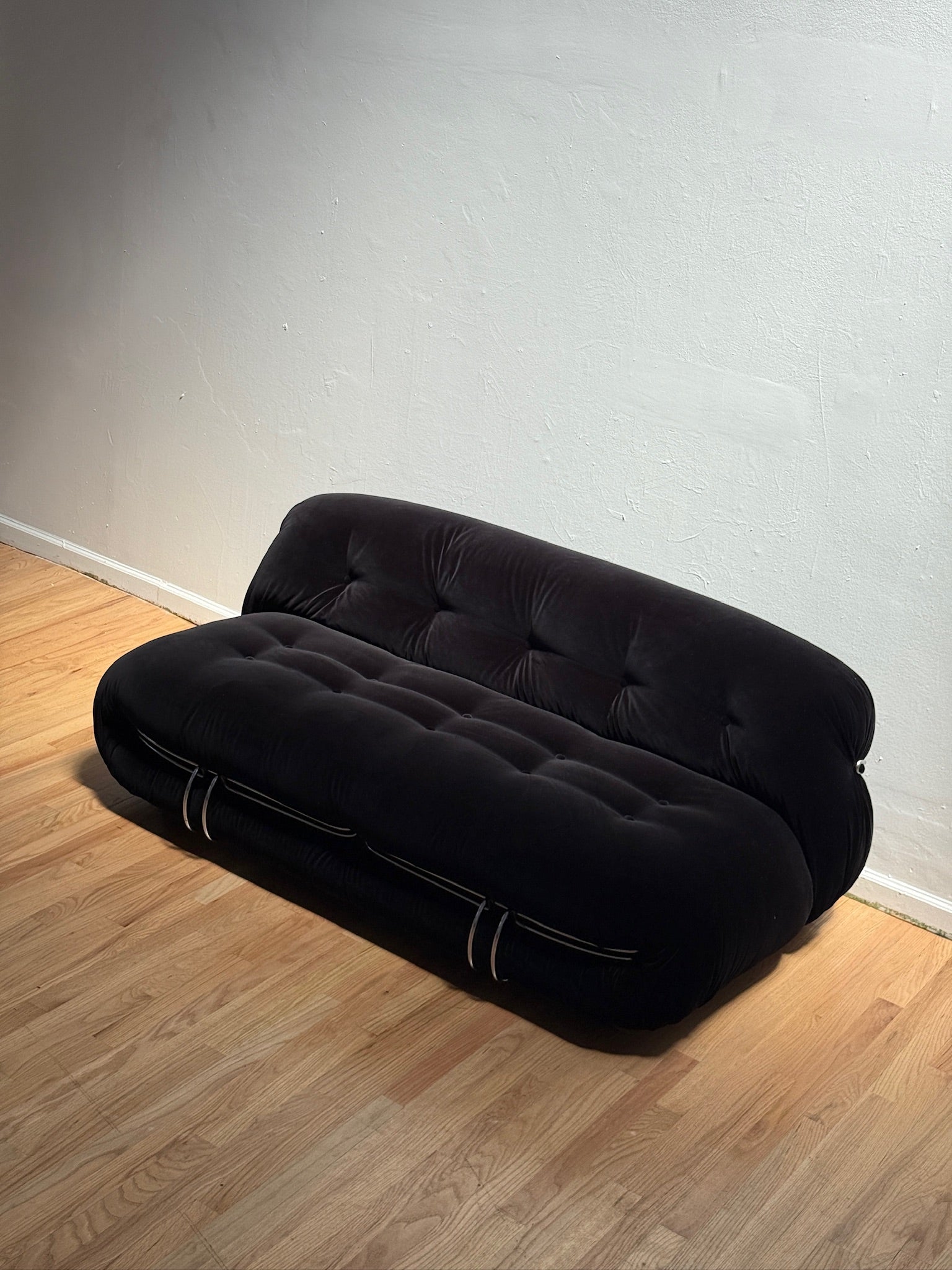 SORIANA black velvet sofa