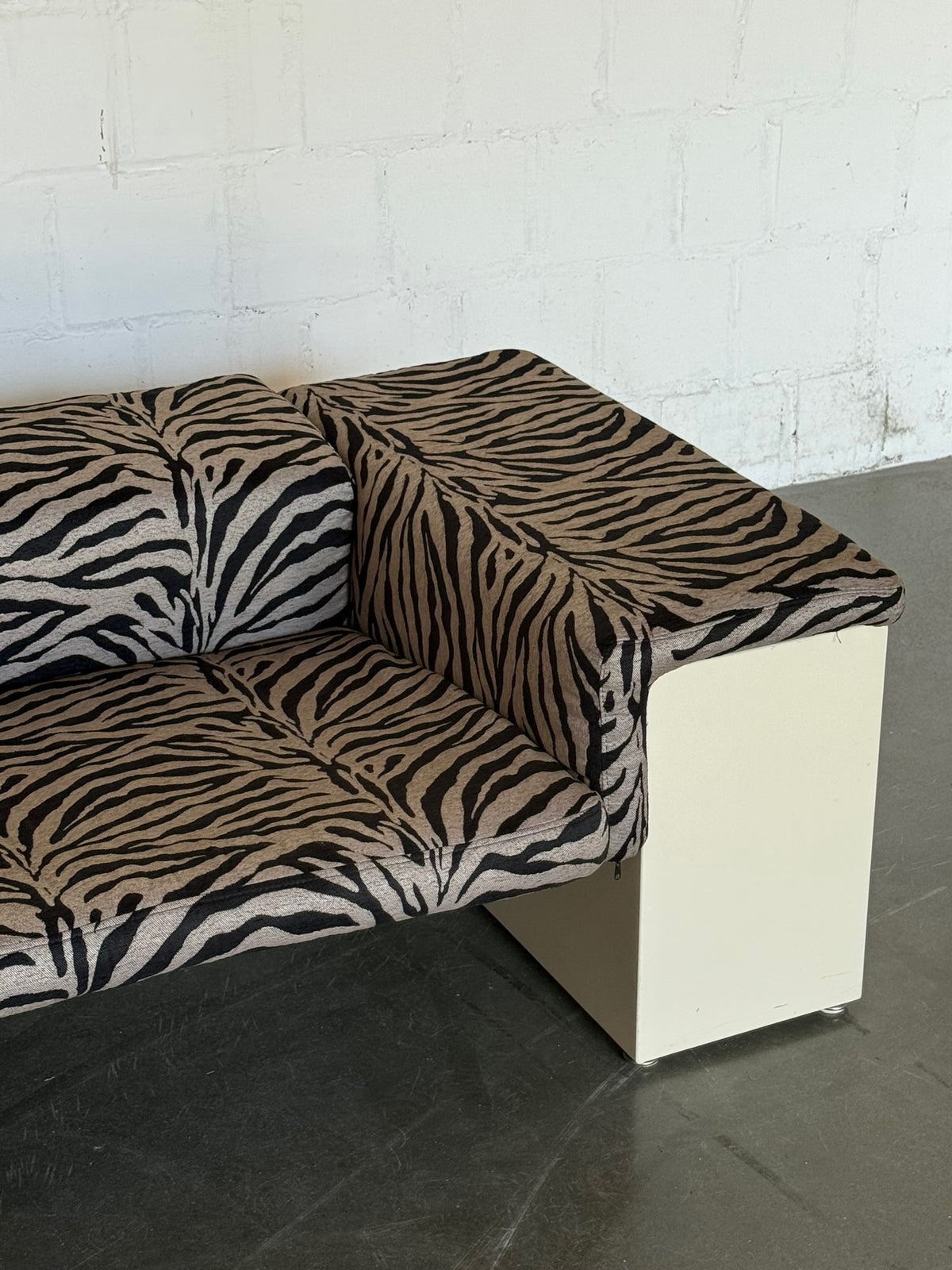 BRIGADIER white zebra sofa