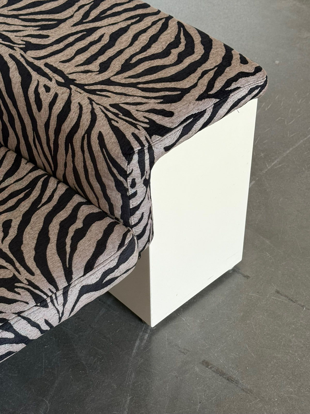 BRIGADIER white zebra sofa