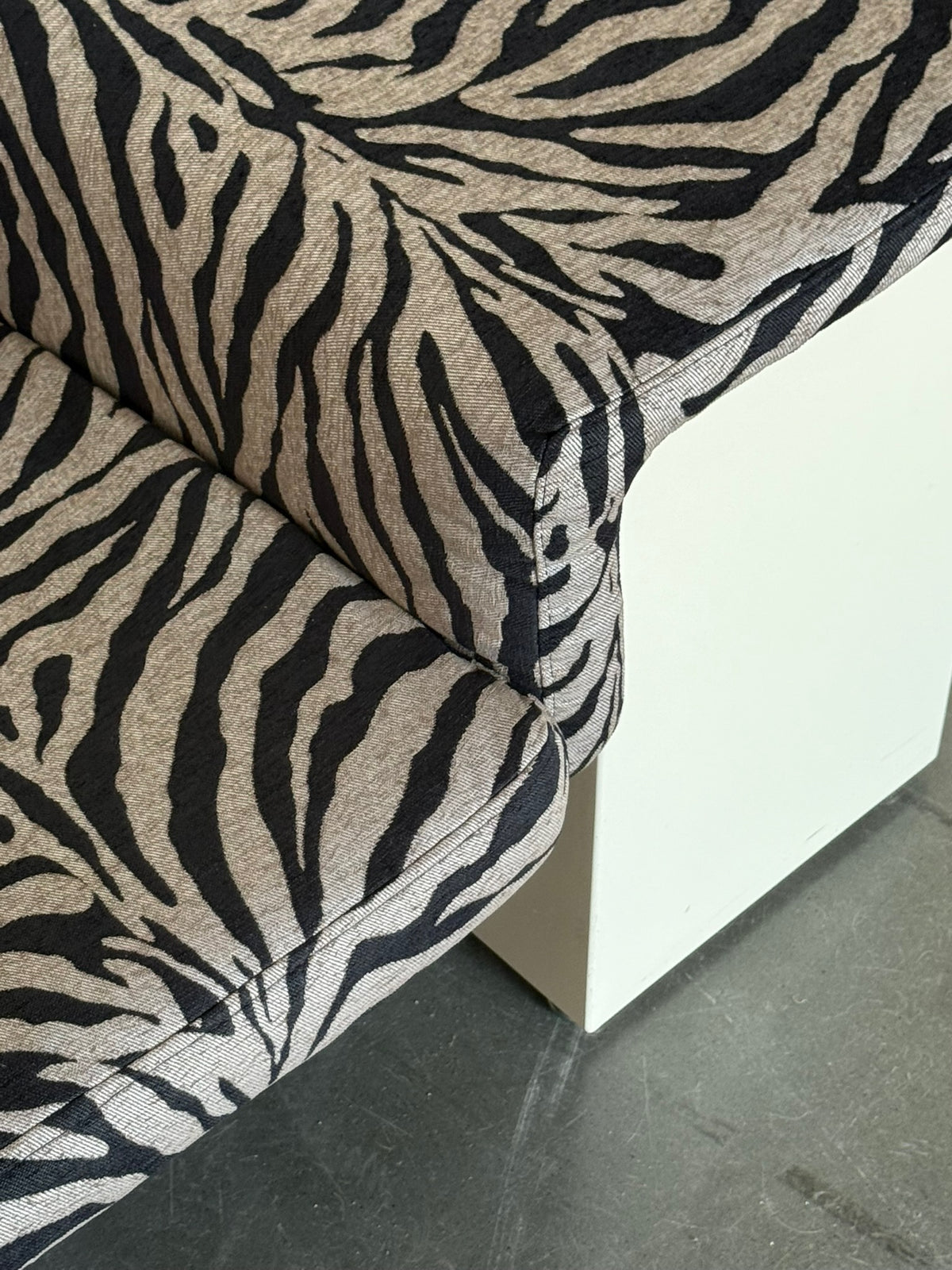 BRIGADIER white zebra sofa