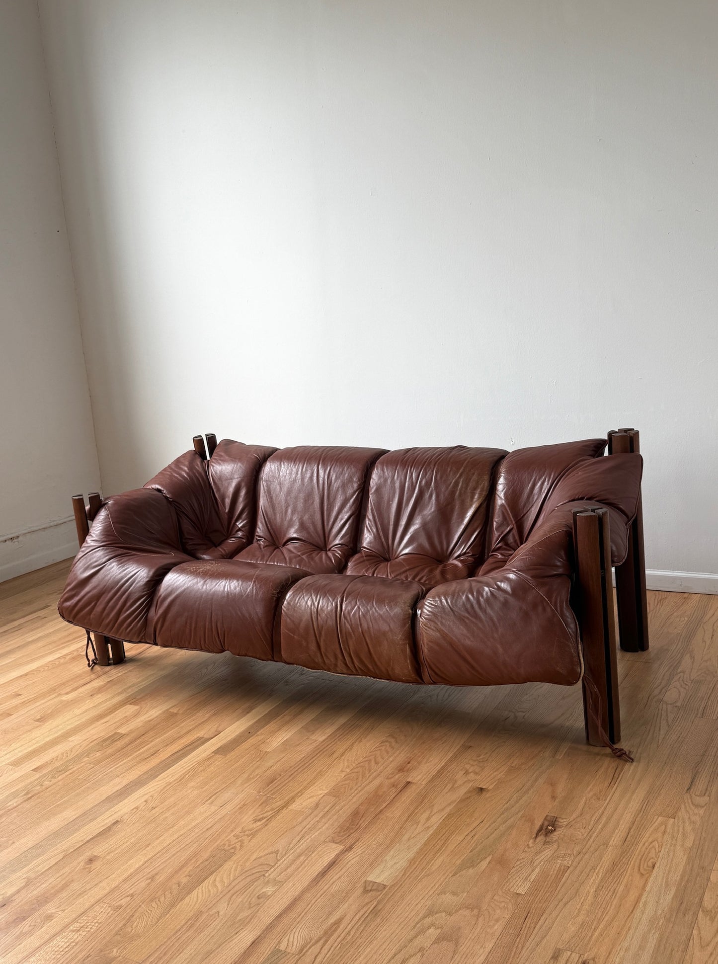 MP-211 brown 3-seater sofa