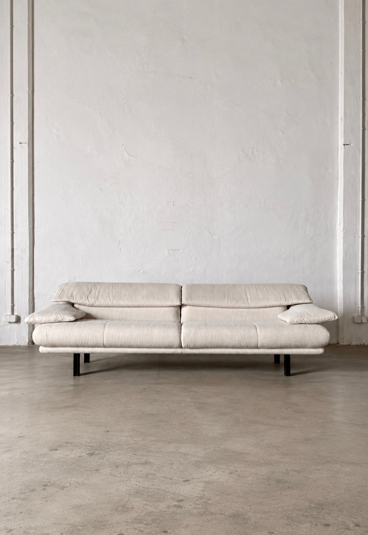 ALANDA white linen sofa