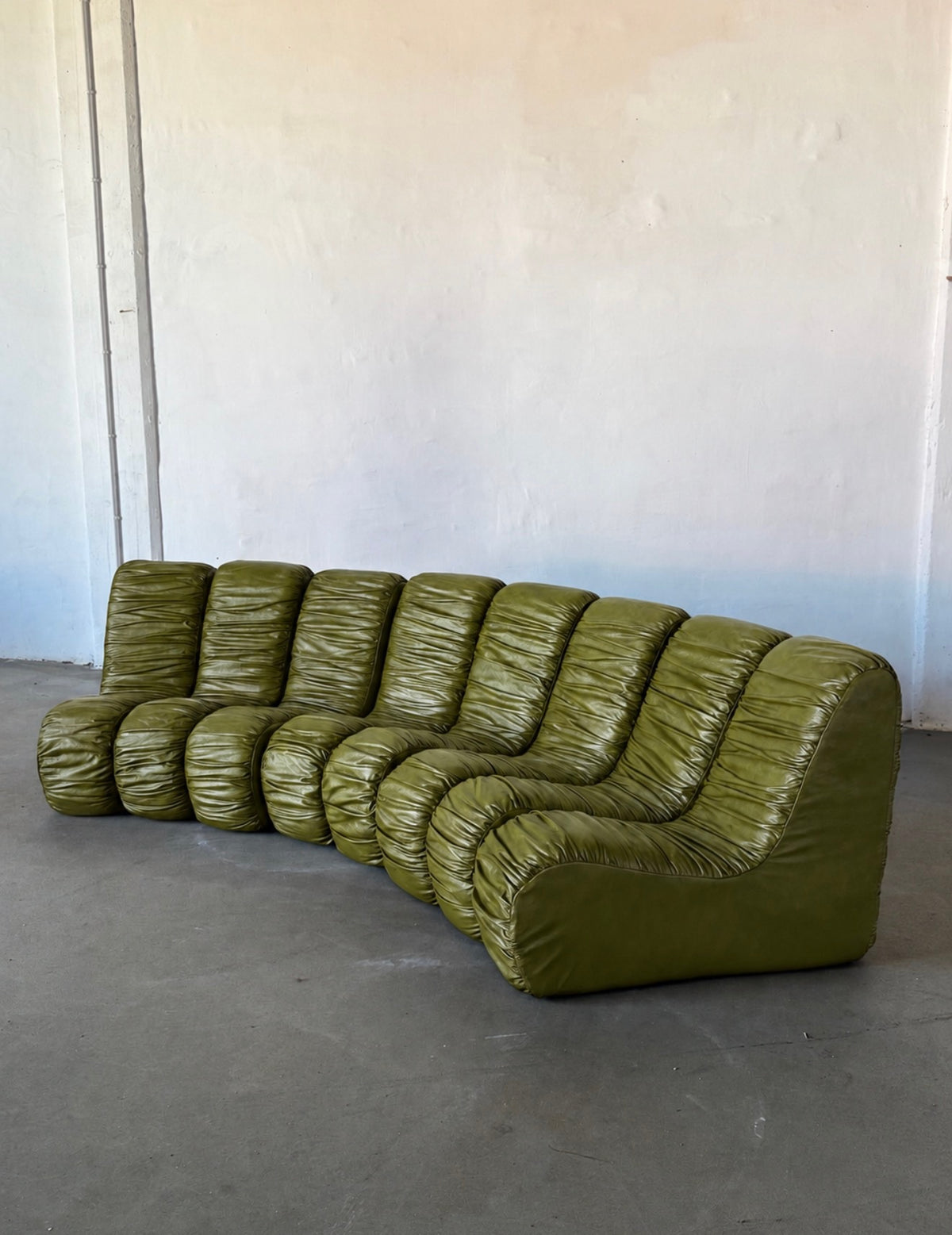 SNAKE green leather sofa, 8 modules