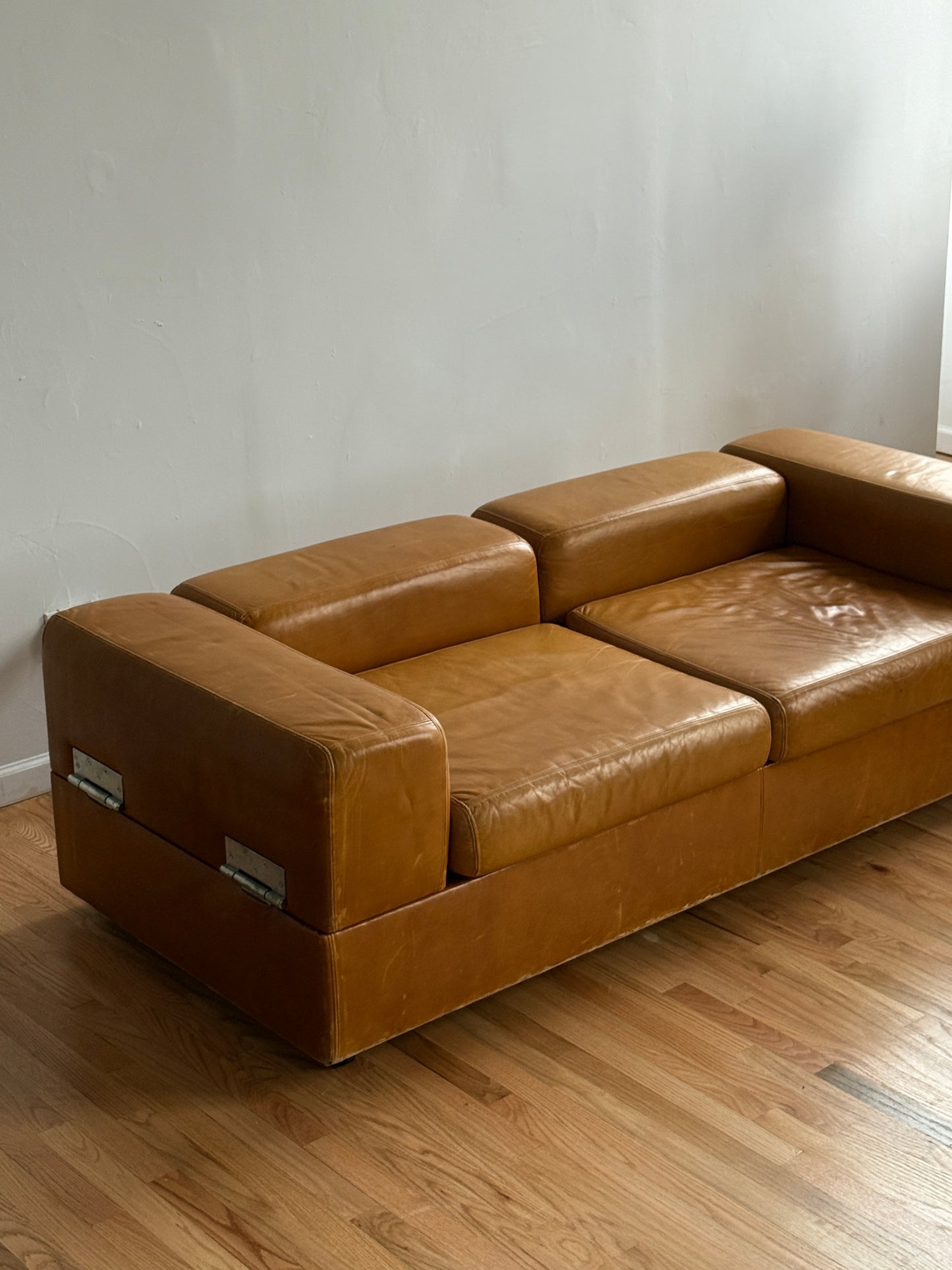 Tito Agnoli caramel leather daybed sofa, 1960s
