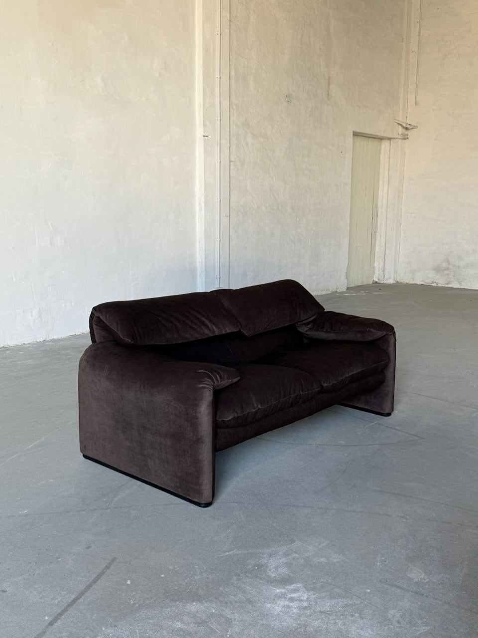MARALUNGA brown velvet sofa