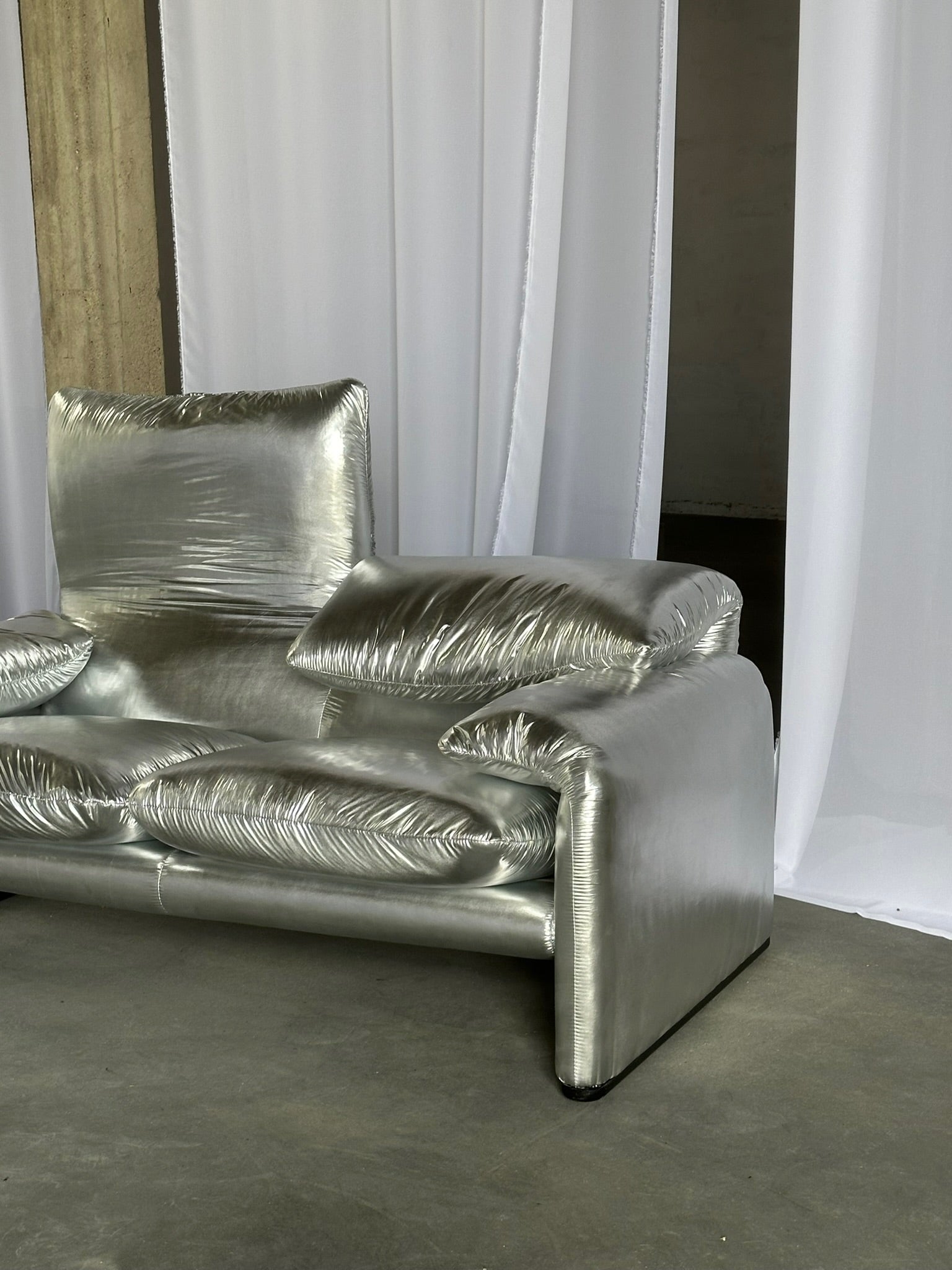 MARALUNGA silver sofa