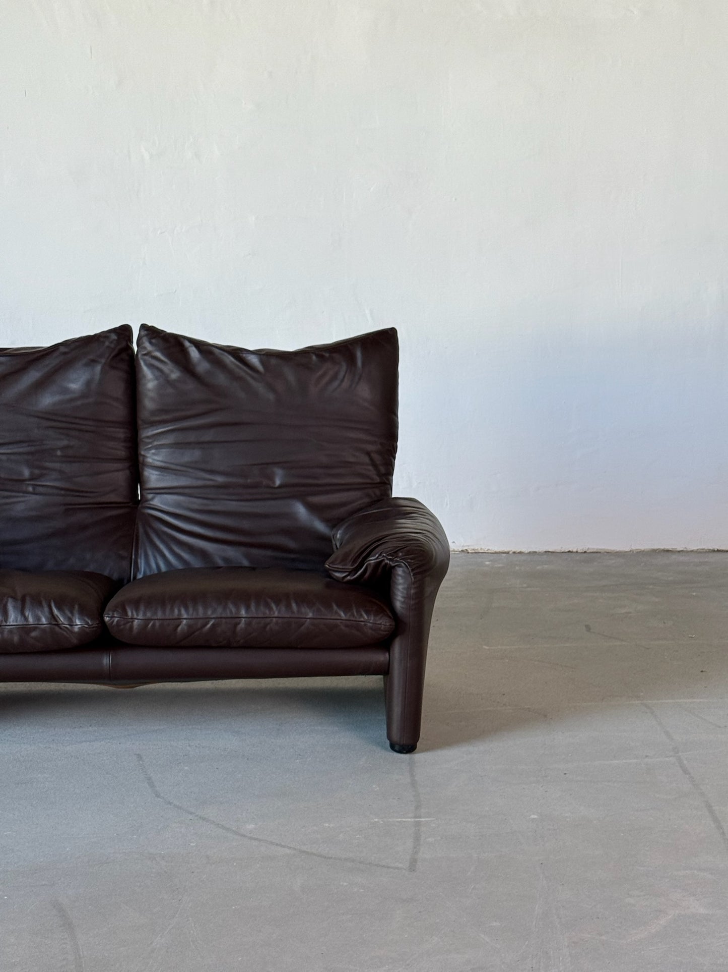MARALUNGA brown leather sofa