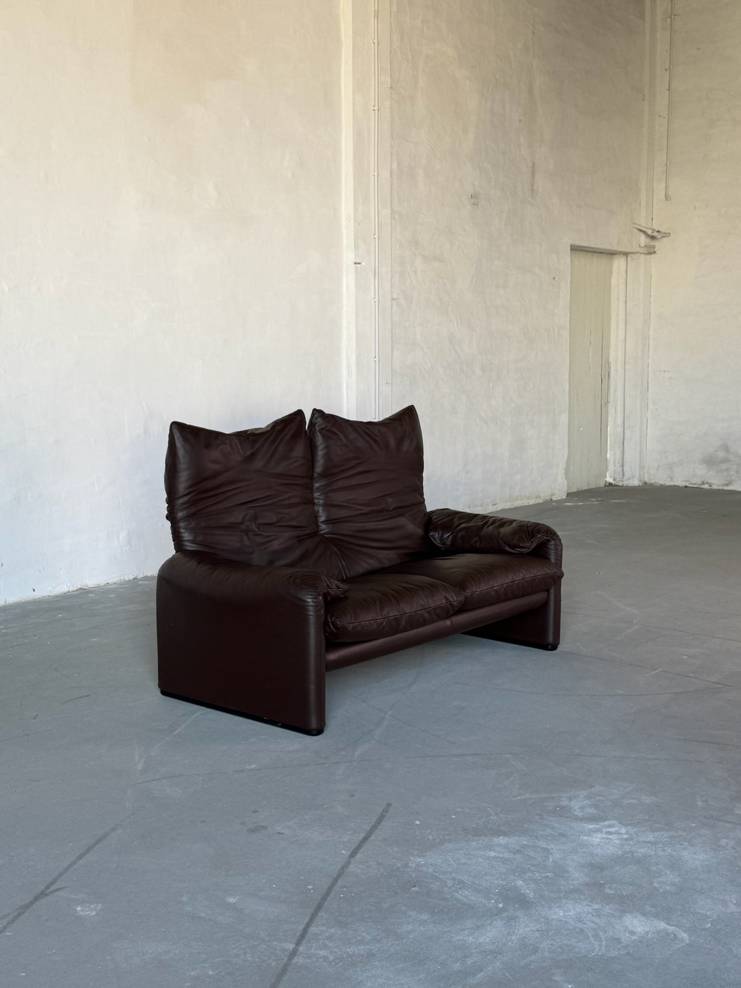 MARALUNGA brown leather sofa