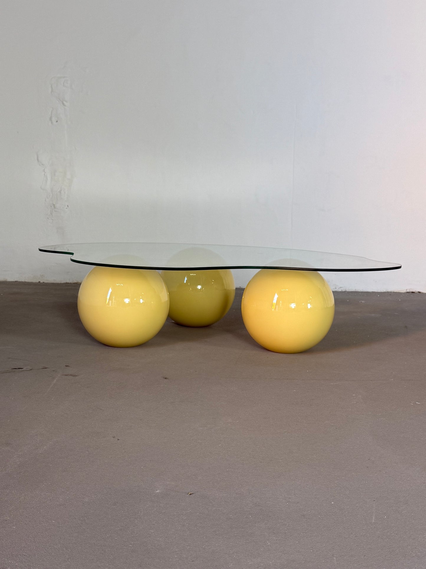 SPHERE yellow coffee table