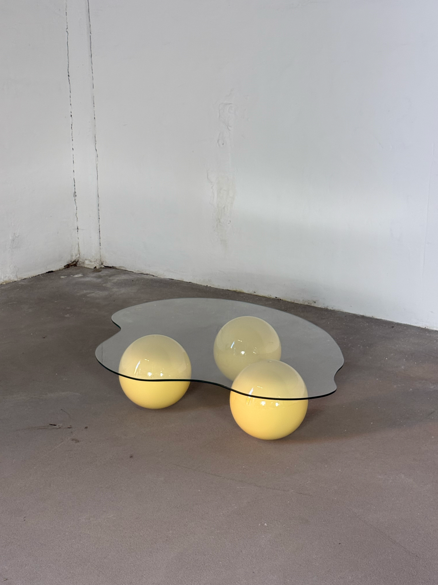 SPHERE yellow coffee table